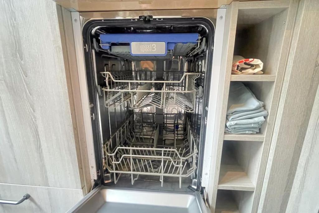 Apartment Modern L Netflix L Fast Wifi L Xbox
