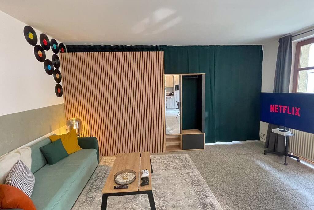 Modern L Netflix L Fast Wifi L Xbox Apartment Berlin