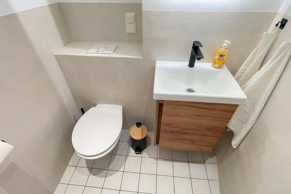Apartment Modern L Netflix L Fast Wifi L Xbox Berlin